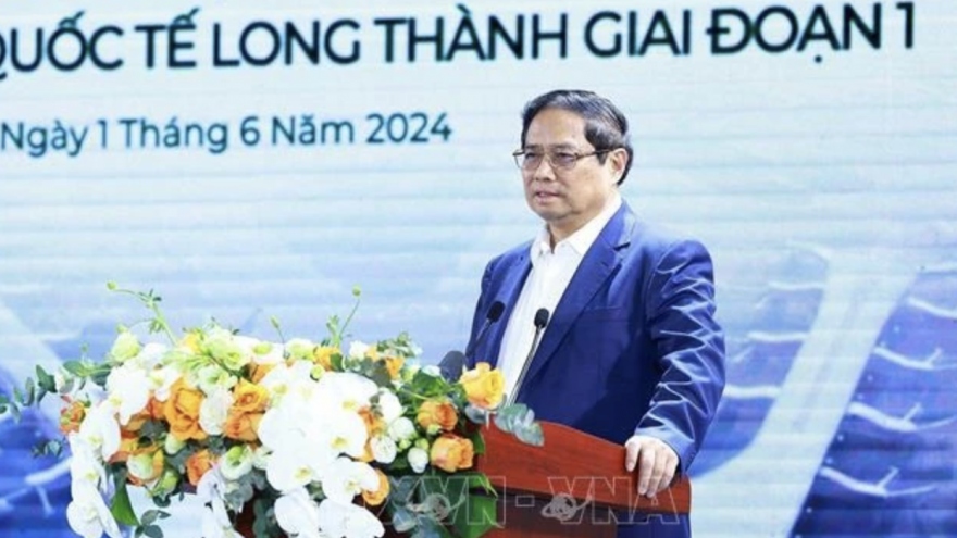 PM attends signing ceremony of contract for Long Thanh airport project